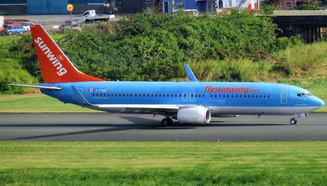 Boeing 737-800 (C-FYBG)