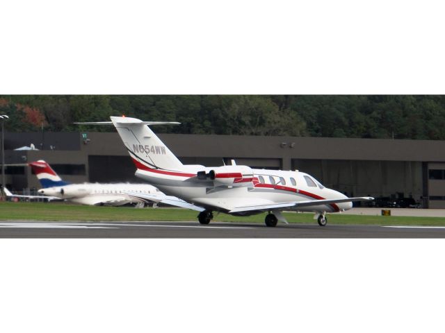 Cessna Citation CJ1 (N654WW) - Take off runway 16.