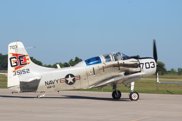 Douglas AD Skyraider (N65164)