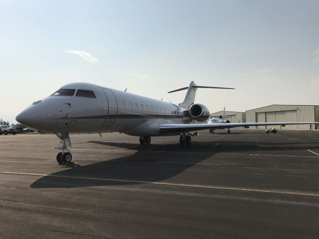 Bombardier Global Express (N115QS)