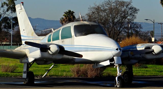 Cessna 310 (N310H)