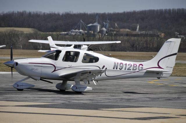 Cirrus SR-20 (N912BG) - Seen at KFDK on 3/24/2009.