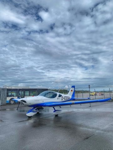 D-ESSA — - D-ESSA at Apron 2 of Bodensee-Airport Friedrichshafen (FDH)