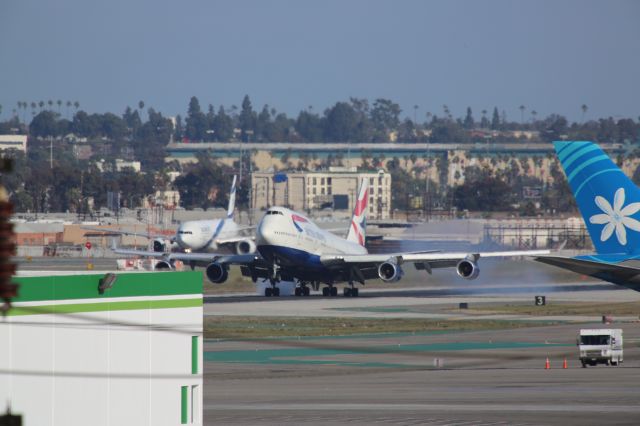 Boeing 747-400 (G-BNLL)