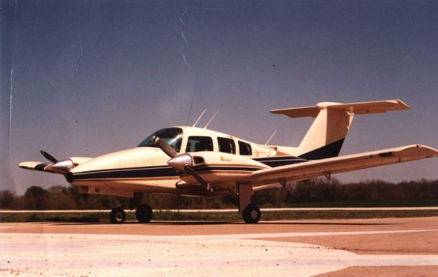 Beechcraft Duchess (N7238L)