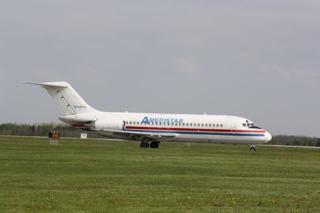 Douglas DC-9-10 (N784TW) - Ameristar DC-9-10 charter into London,Canada(CYXU)from Brownsville,TX(KBRO)Departing for Willow Run (KYIP)May 17,2017