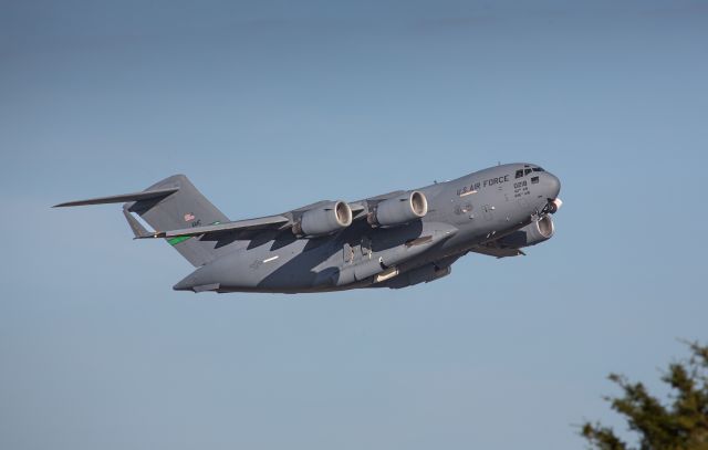 Boeing Globemaster III (10-0218) - ICE29 off to Antarctica as the season draws to a close.