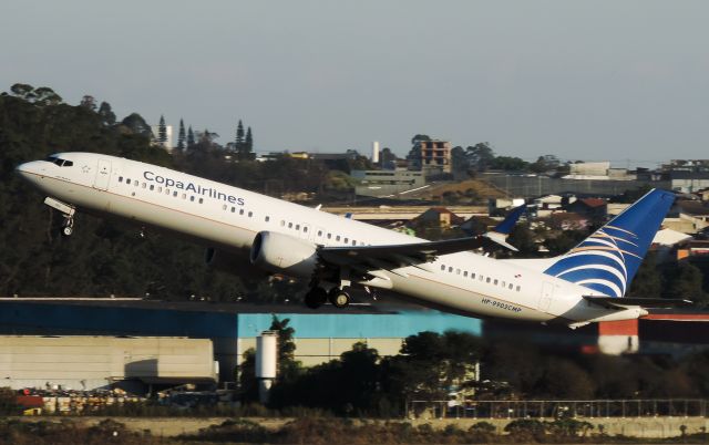 Boeing 737-900 (HP-9902CMP)