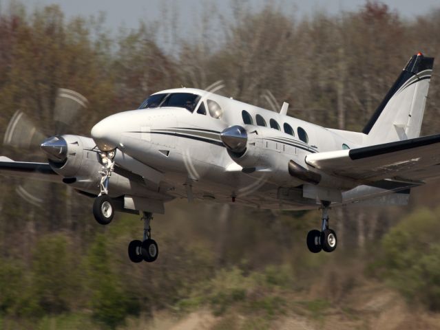 Beechcraft King Air 100 (N24EM) - Take off runway 26.