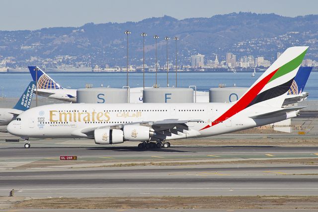 Airbus A380-800 (A6-EOW)