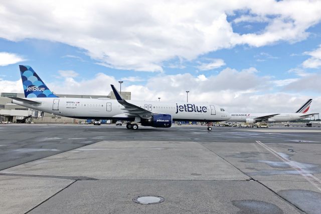 Airbus A321neo (N2039J) - Bid You A Blue 07/01/2020