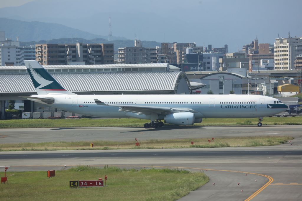 Airbus A330-300 (B-LBK)