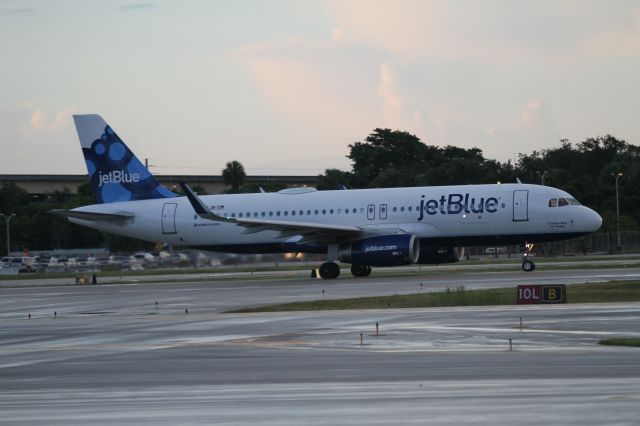 Airbus A320 (N827JB)