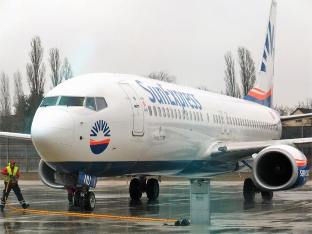 Boeing 737-800 (TC-SNU)