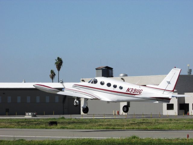 Cessna 340 (N3911G) - Taking off from RWY 40