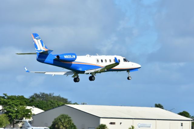 IAI Gulfstream G100 (N809JW)