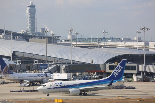 Boeing 737-700 (JA18AN)