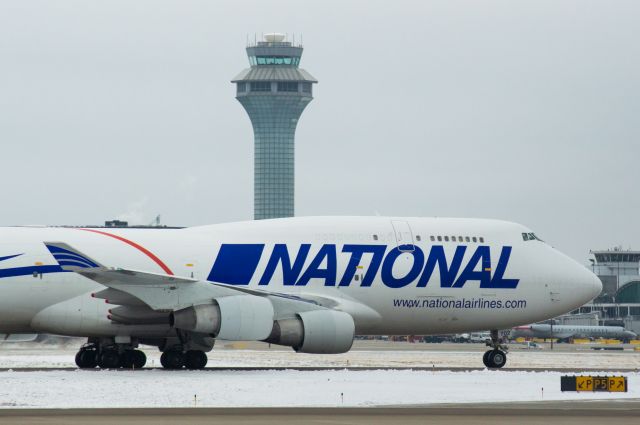 Boeing 747-400 (N702CA)