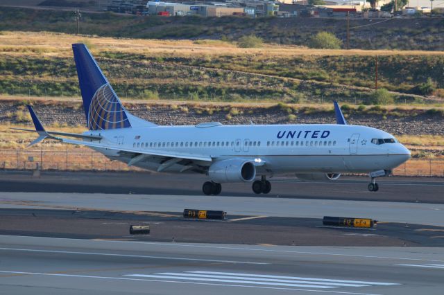 Boeing 737-800 (N77535)
