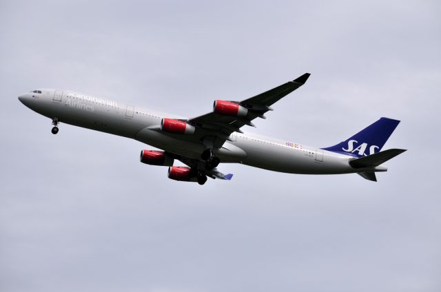 Airbus A340-300 (LN-RKF)