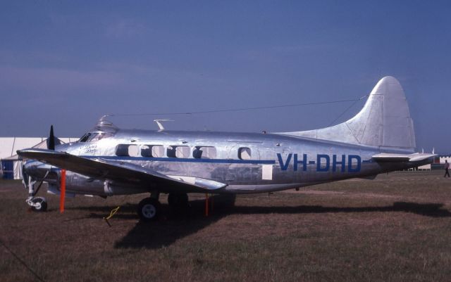 VH-DHD — - DH Dovew VH-DHD photographed at the Bi-Centenial Airshow at Richmond Airport NSW in 1988