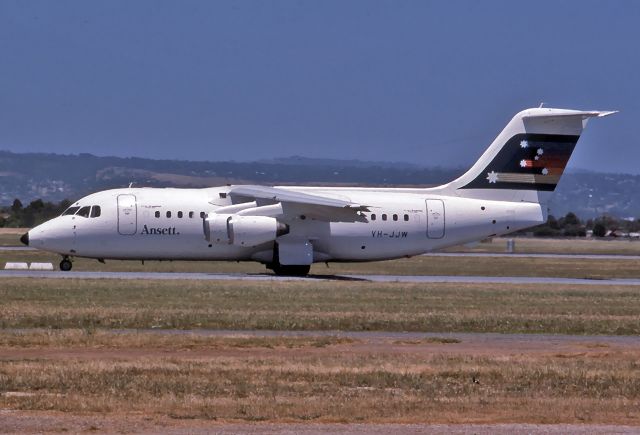 VH-JJW — - ANSETT WA - BRITISH AEROSPACE BAe-146/AVRO RJ - REG VH-JJW (CN E2110) - ADELAIDE INTERNATIONAL AIRPORT SA. AUSTRALIA - YPAD 11/11/1990