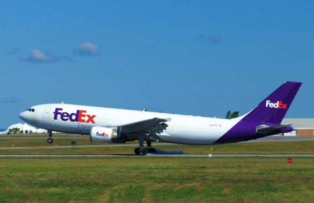 Airbus A300F4-600 (N674FE)