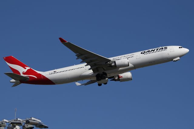 Airbus A330-300 (VH-QPA) - on 7 May 2017