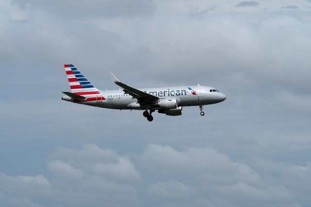 Airbus A319 (N9016)