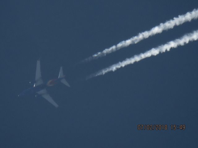 Boeing 737-700 (N7722B)
