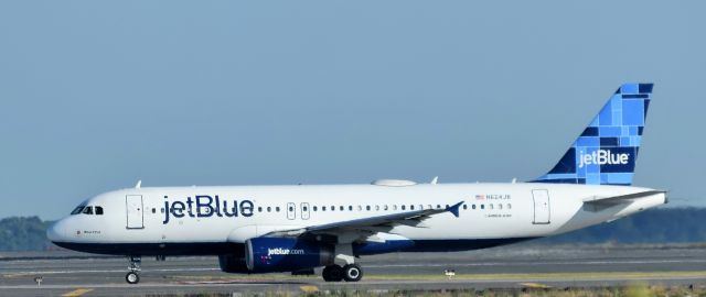 Airbus A320 (N624JB)