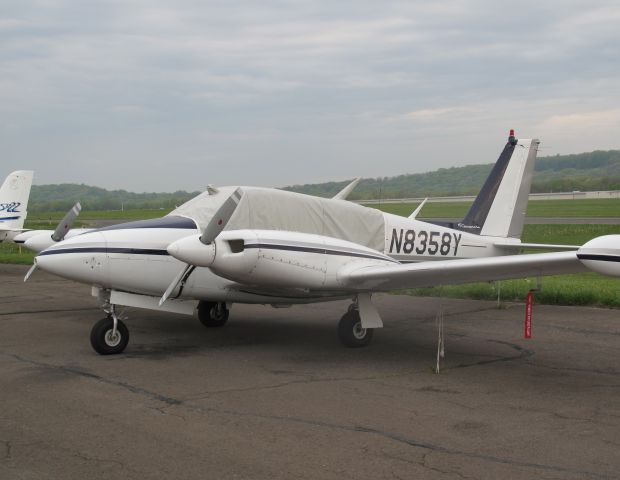 Piper PA-30 Twin Comanche (N8358Y)