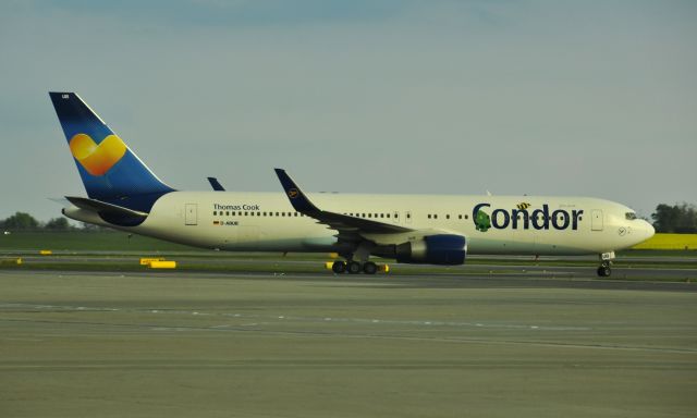 BOEING 767-300 (D-ABUB) - Condor Boeing 767-330(ER) D-ABUB in Vienna