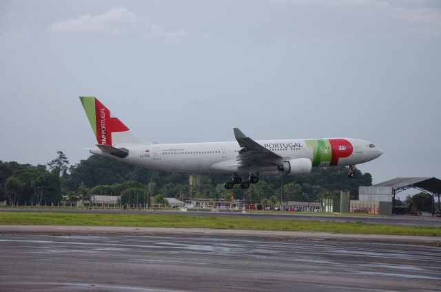 Airbus A330-200 (CS-TOG)