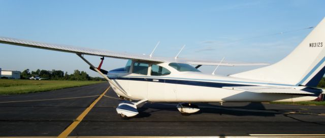 Cessna Skylane (N8312S)