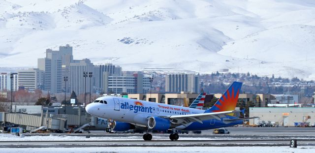 Airbus A319 (N328NV) - Arriving from downstate (KLAS), probably with a planeload of skiers ready to hit the slopes now that at least 6 feet of snow has fallen in the Sierra.