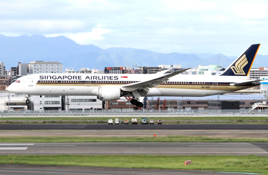 BOEING 787-10 Dreamliner (9V-SCE)