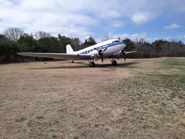 Douglas DC-3 (NXXXXX)