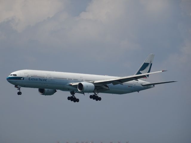 BOEING 777-300 (B-HNF)