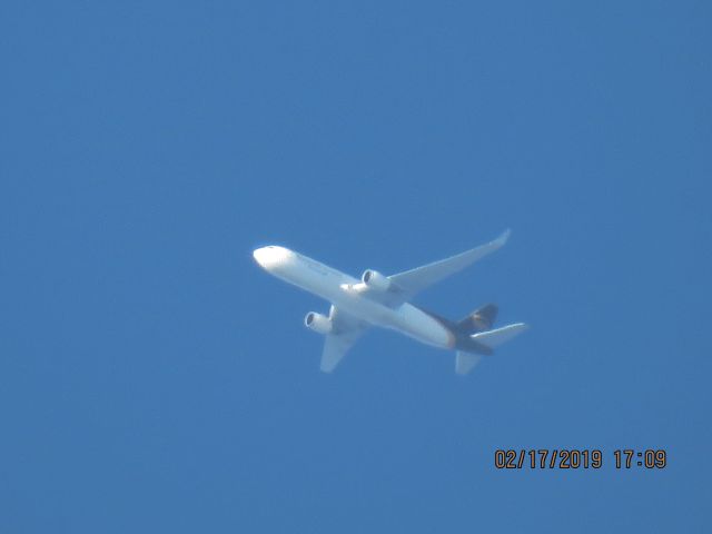 BOEING 767-300 (N312UP)