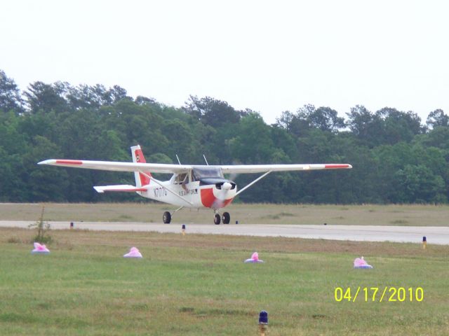 N7177G — - T-41 taxiing on bravo at Lone Star.