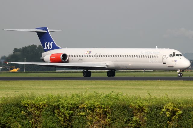 BOEING 737-600 (LN-RML)