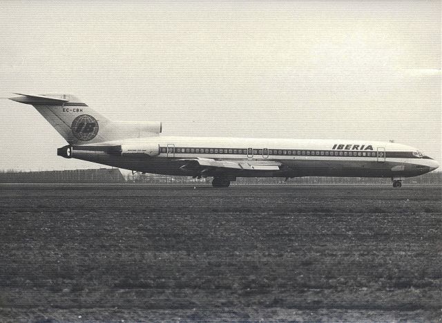 Boeing 727-100 (EC-CBH) - Iberia B727-256adv at Amsterdam Schiphol (jr1977) (Zwart Wit)