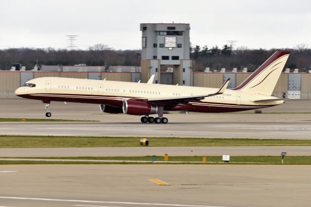 Boeing 757-200 (N770BB) - 04-08-22 23-R