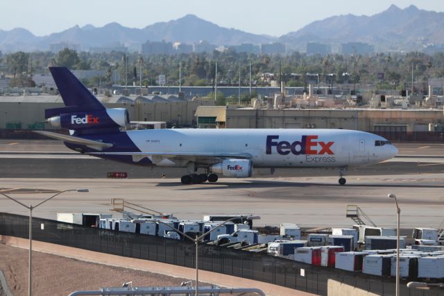 McDonnell Douglas DC-10 (N316FE)