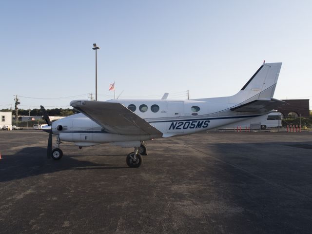 Beechcraft King Air 90 (N205MS) - 15 SEP 2016