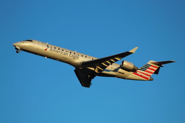 Canadair Regional Jet CRJ-700 (N531EG)