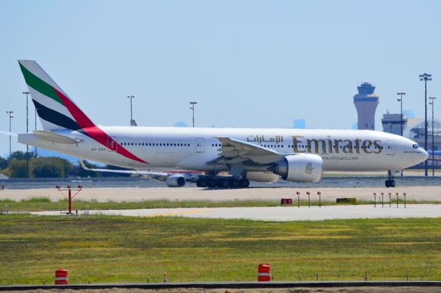 Boeing 777-200 (A6-EWH) - Emirates B777-200 A6-EWH Departing KDFW 09//23/2013