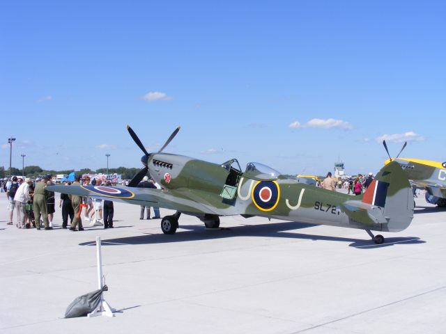 RSL721 — - spitfire in Canadian paint scheme