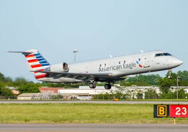 Canadair Regional Jet CRJ-200 (N254PS)